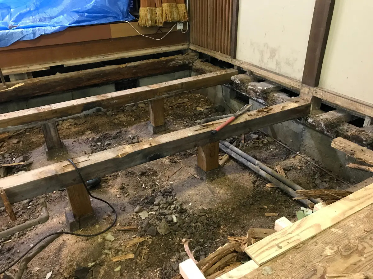 不陸のある床組み